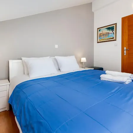 Apartman Lili *